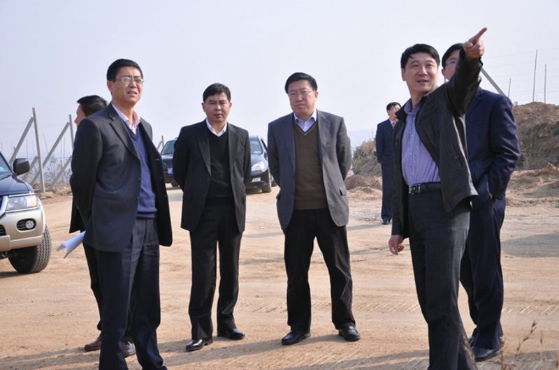 ���쵼�Ӳ��ҹ�˾�н��ıϹ��еͲ��������Ŀ